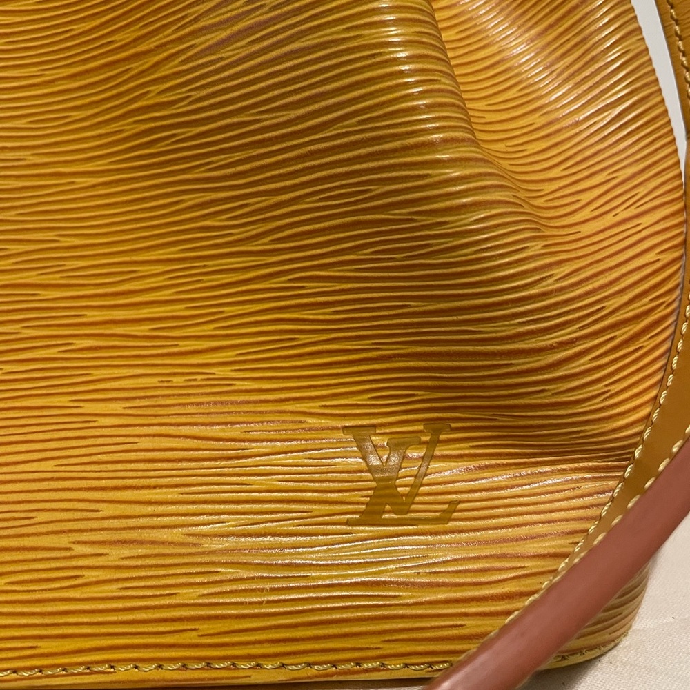 Louis Vuitton Noe Epi Yellow Crossbody and Shoulder Bucket Bag - Picture 2 of 16